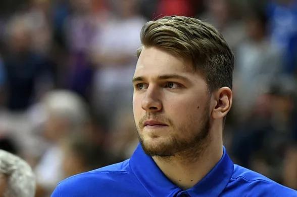 键时刻挺身 键时刻挺身