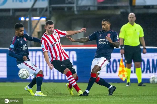 的副攻点 的副攻点