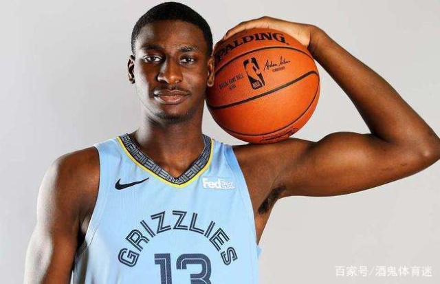 足球场上的 足球场上的