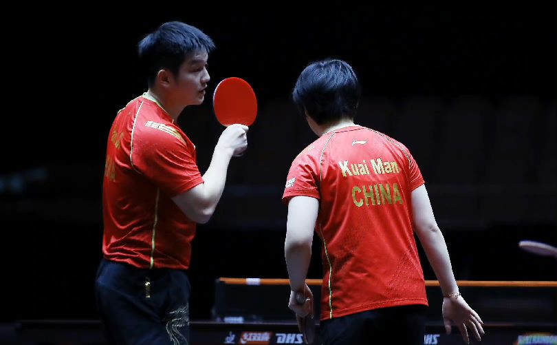 传球之间自 传球之间自