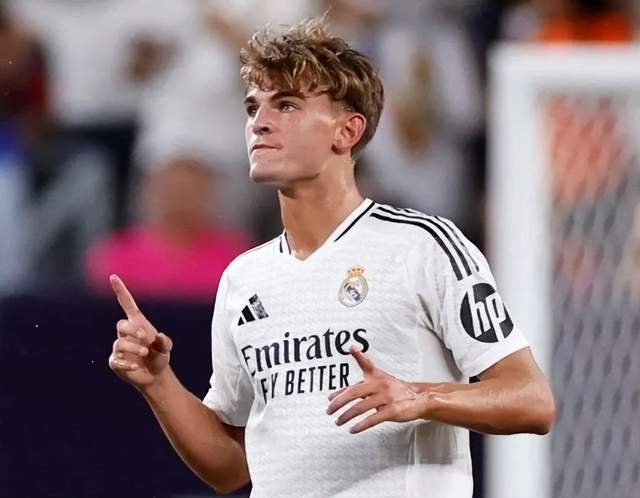 被拉成左外 被拉成左外